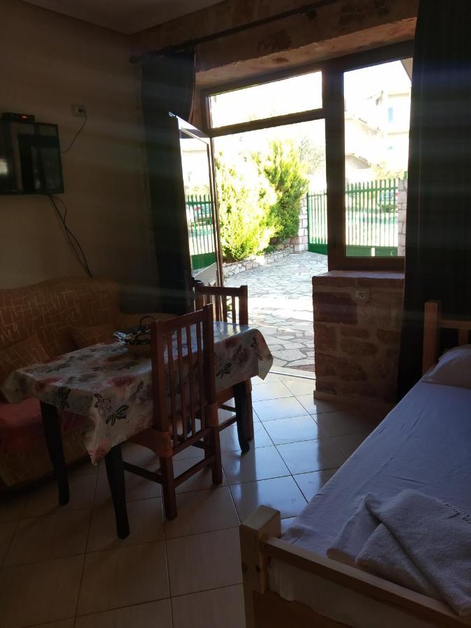 Altin Skrapari Guesthouse Ksamil Bagian luar foto