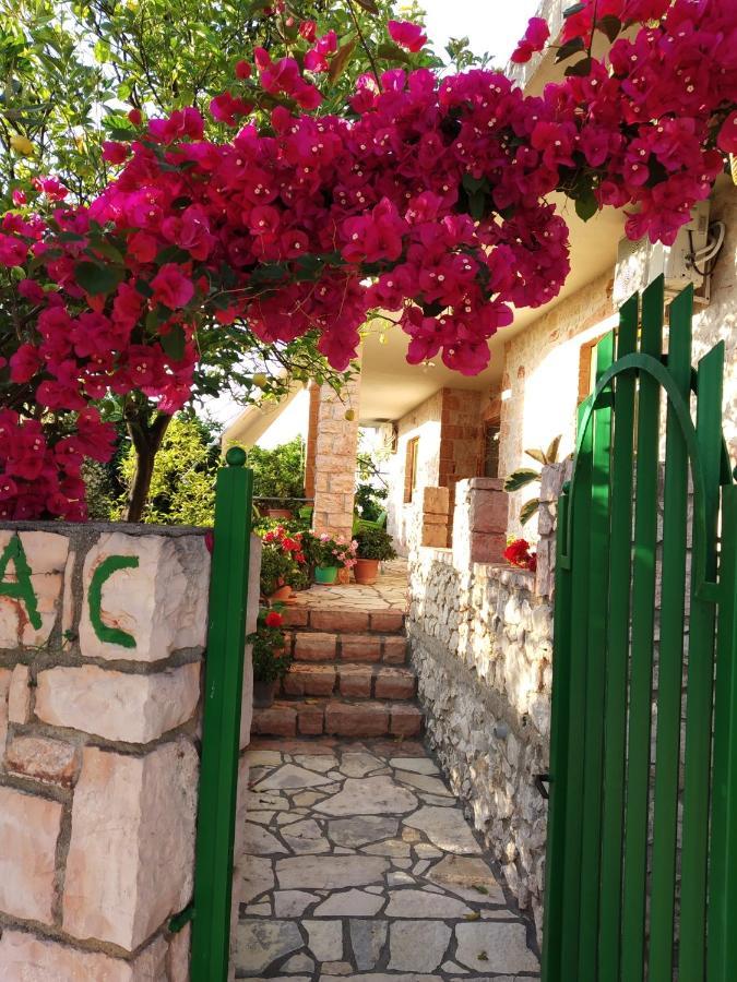 Altin Skrapari Guesthouse Ksamil Bagian luar foto