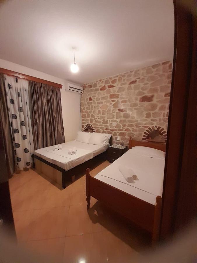 Altin Skrapari Guesthouse Ksamil Ruang foto