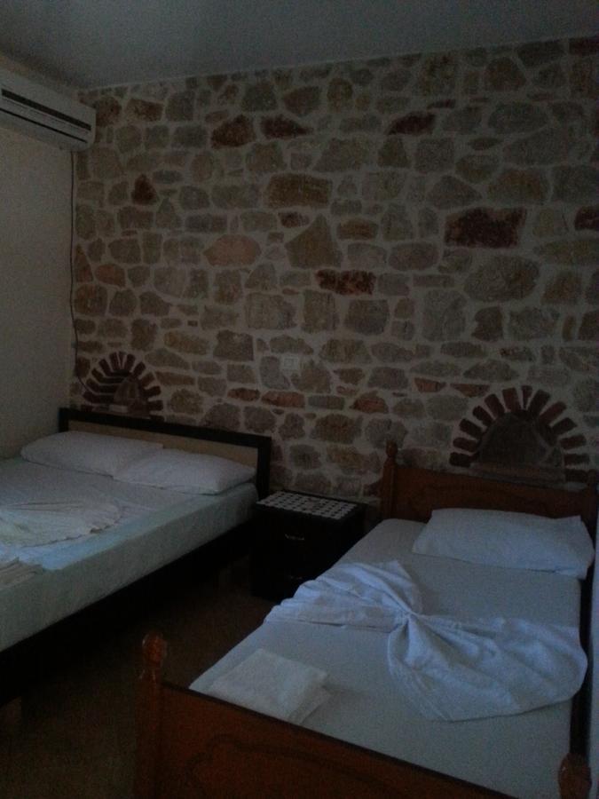 Altin Skrapari Guesthouse Ksamil Bagian luar foto