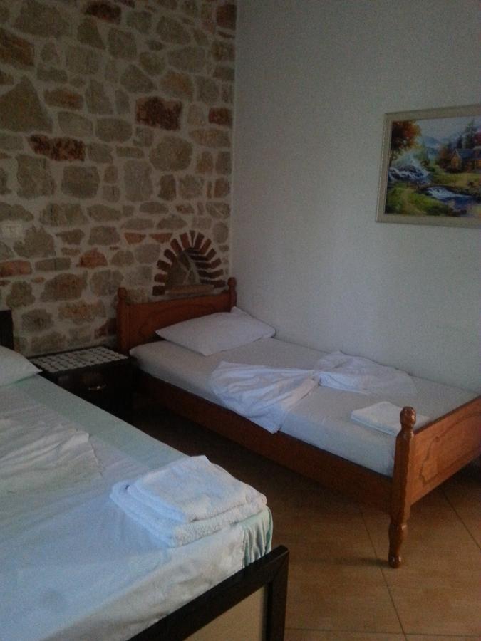 Altin Skrapari Guesthouse Ksamil Bagian luar foto